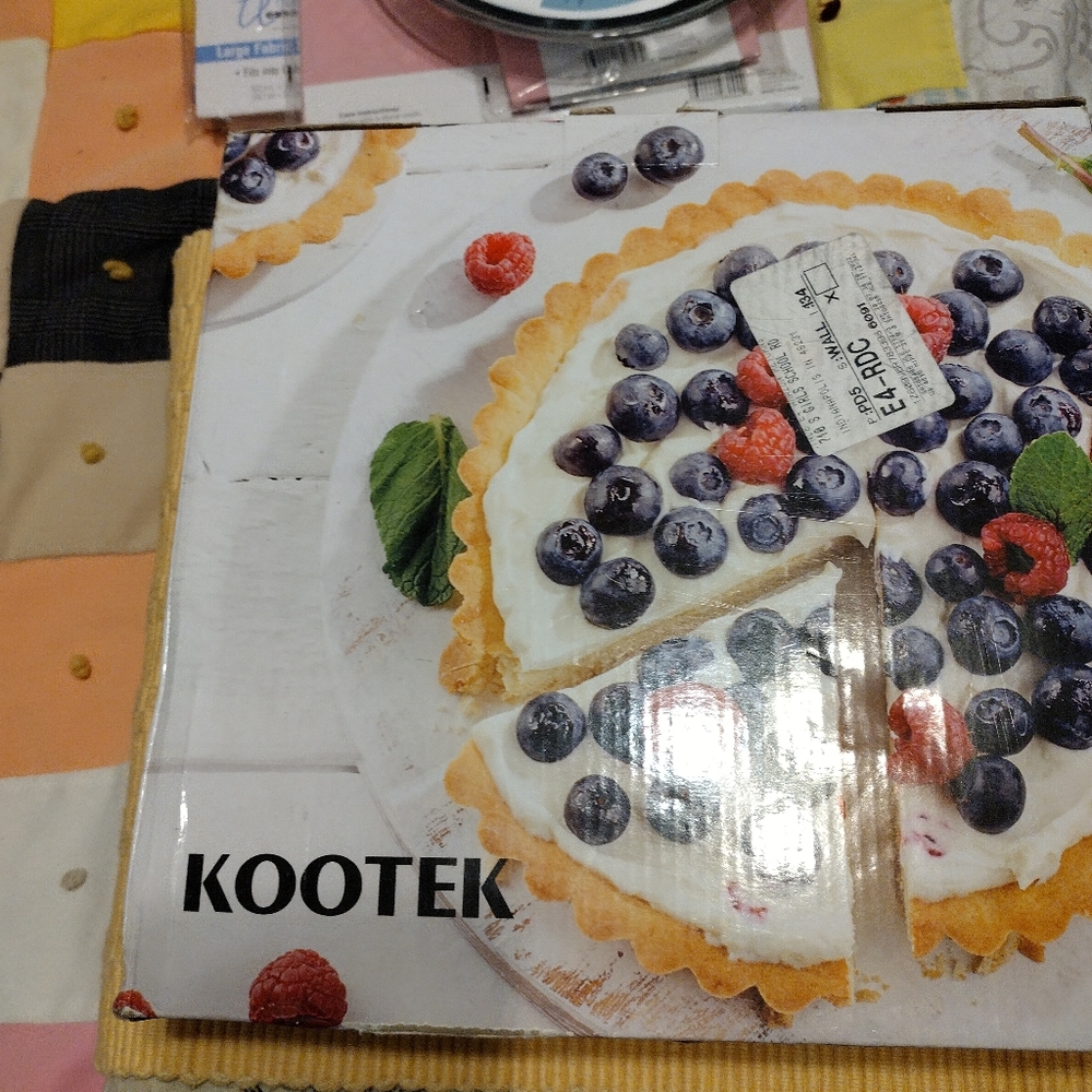 Nwt Pie holder